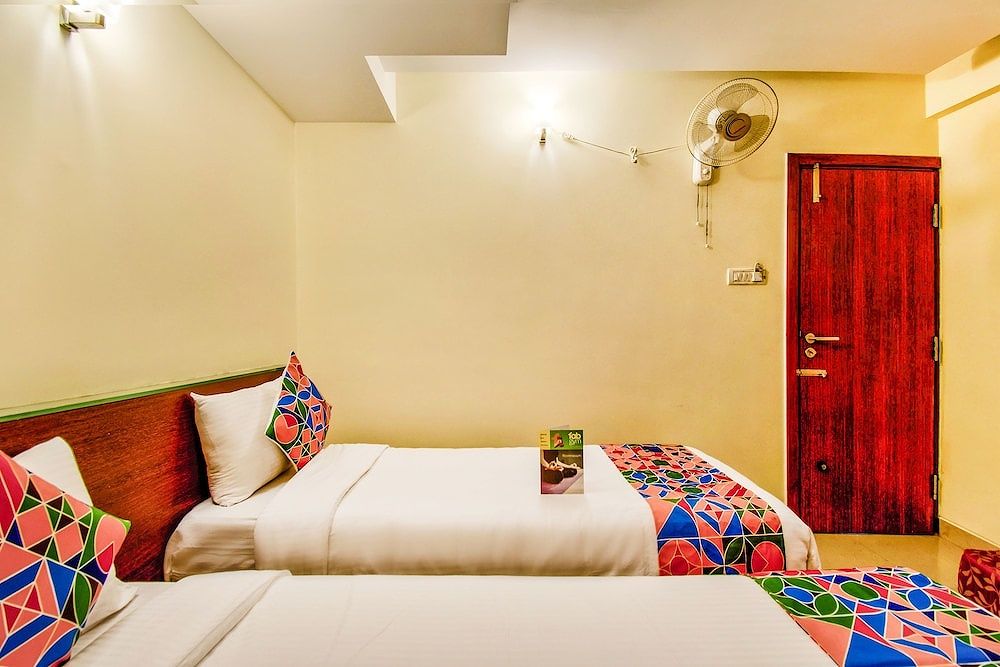 FabHotel Kings L Grand Premium Room 12