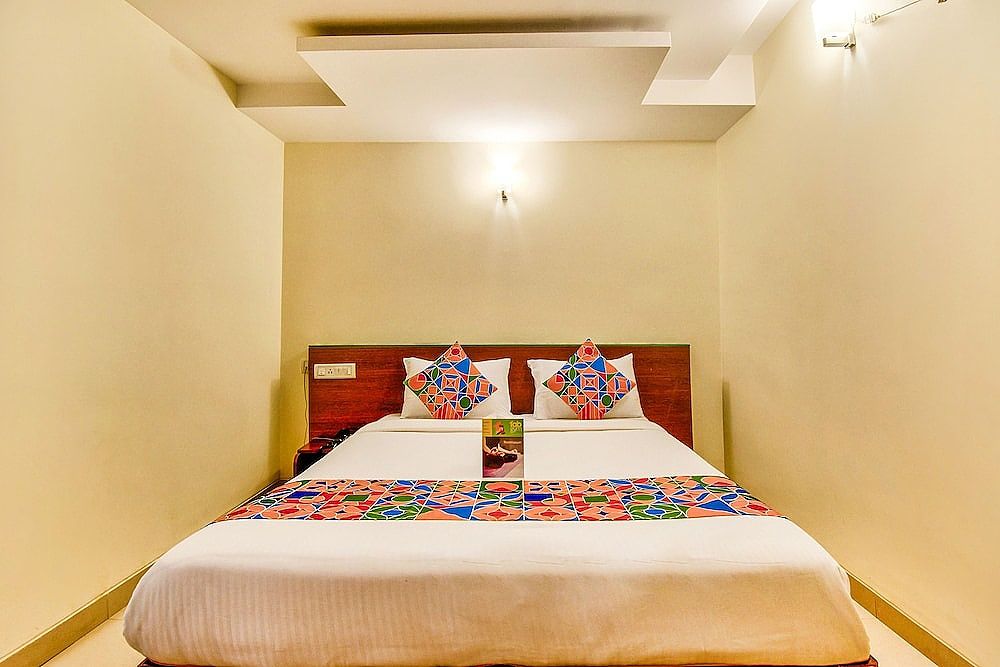 FabHotel Kings L Grand Premium Room 9