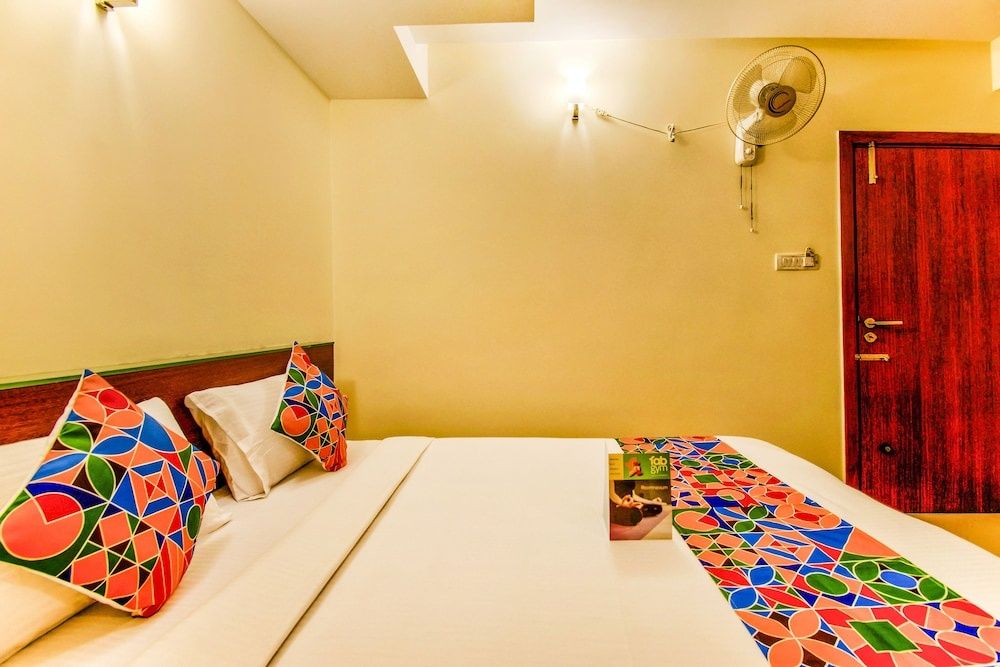 FabHotel Kings L Grand Premium Room 15