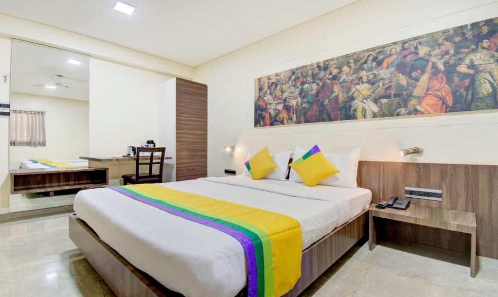 Treebo Lalaji's Executive Deluxe Double Room 3