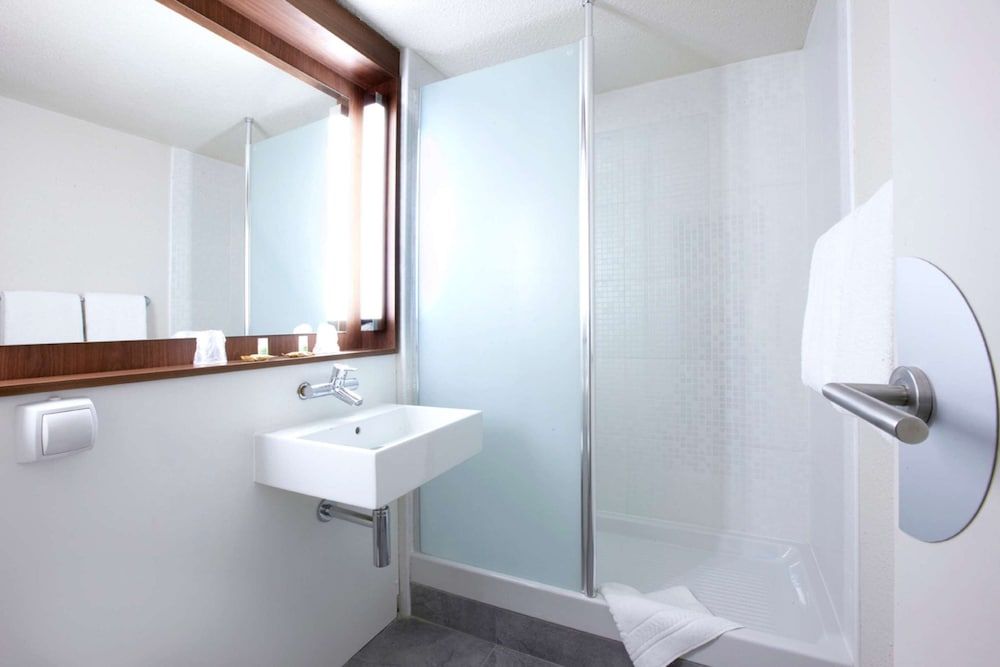 Hotel Campanile Grenoble Sud - Seyssins Standard Room, 1 Double Bed 6