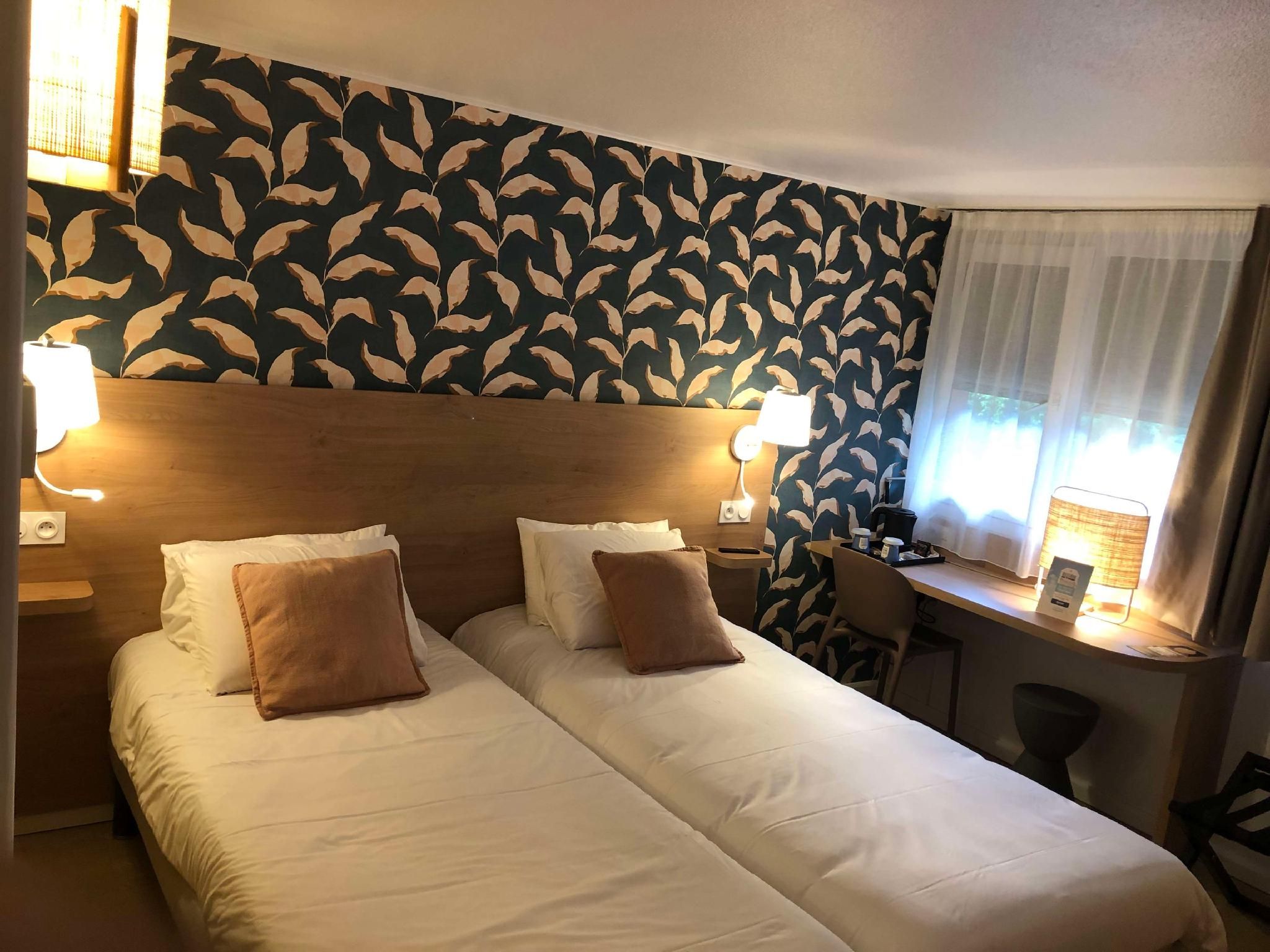 2 Single Beds
