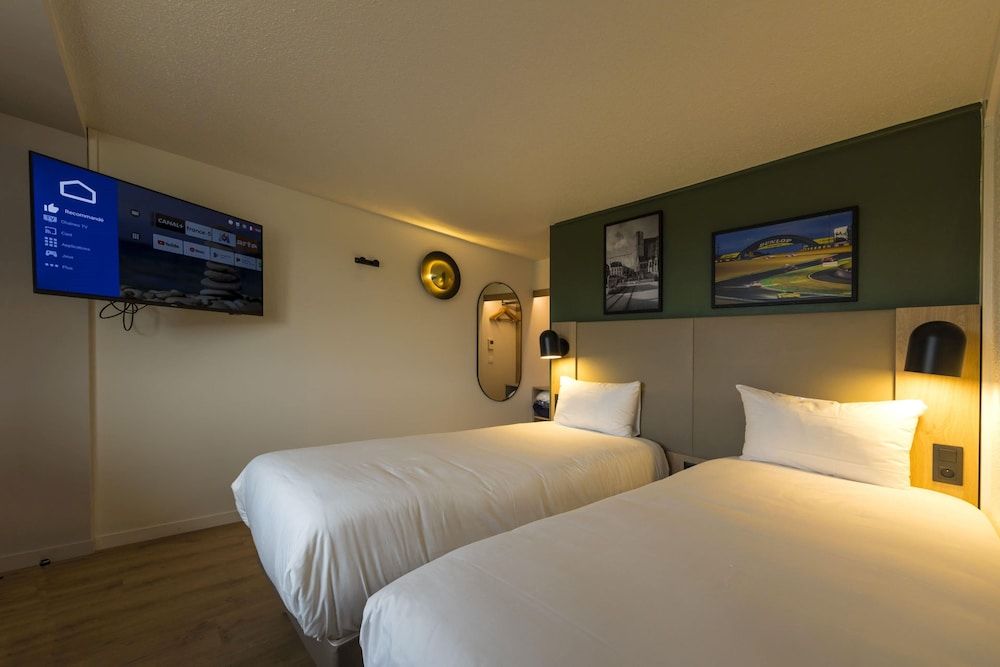 Campanile Le Mans Est Standard Room, 2 Twin Beds 4