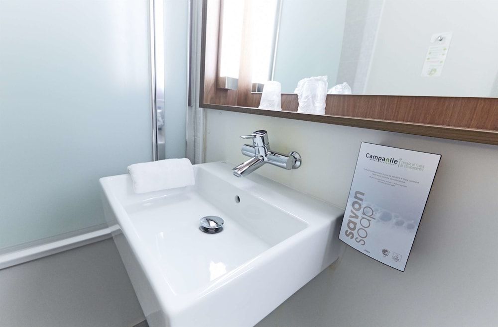 Campanile Le Mans Est Standard Room, Multiple Beds 5