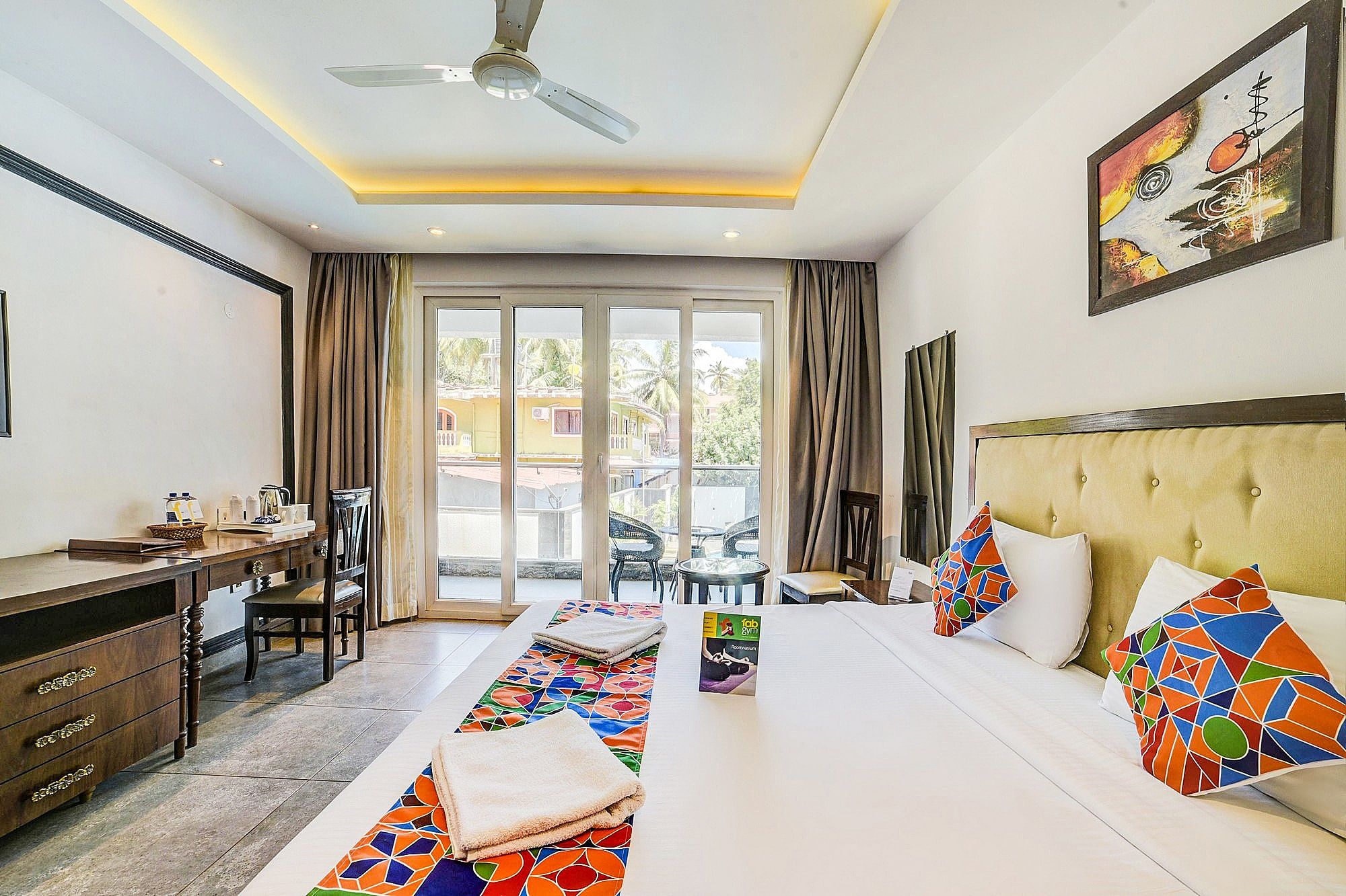 FabHotel Prime The King's Court With Pool and Bar Premium Room with Pool View 11