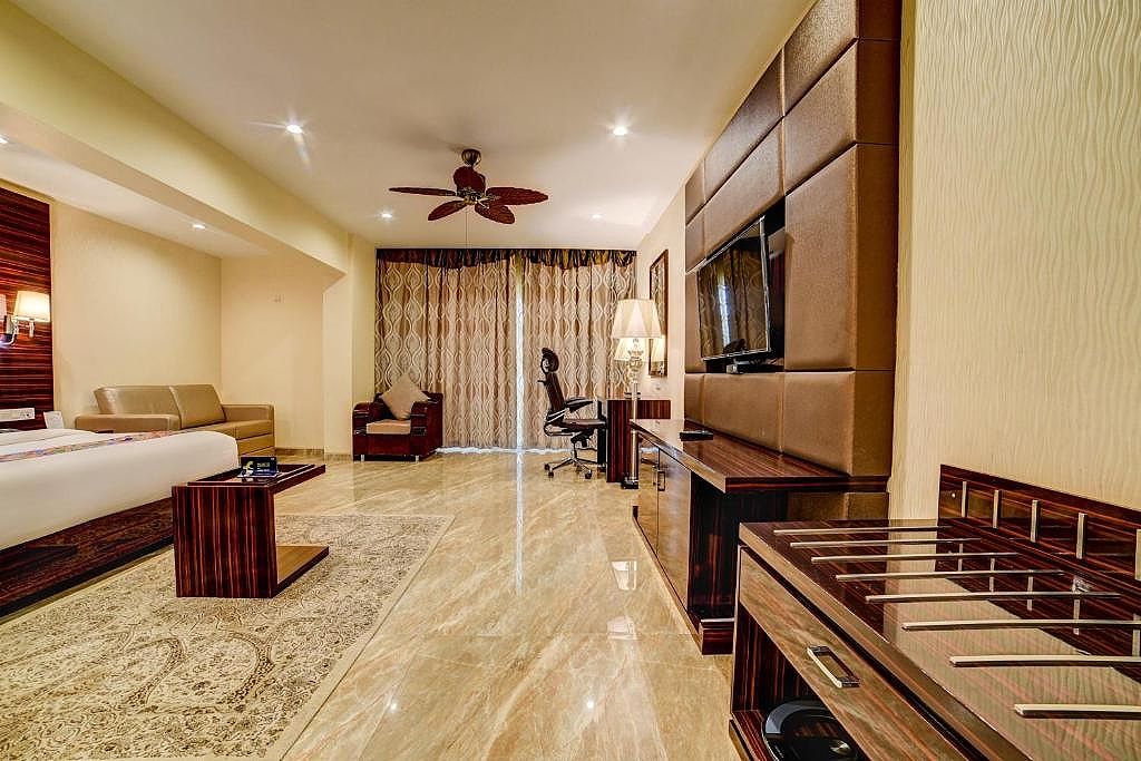 undefined FabHotel Prime Sarala Crown With Pool, Calangute Beach 9