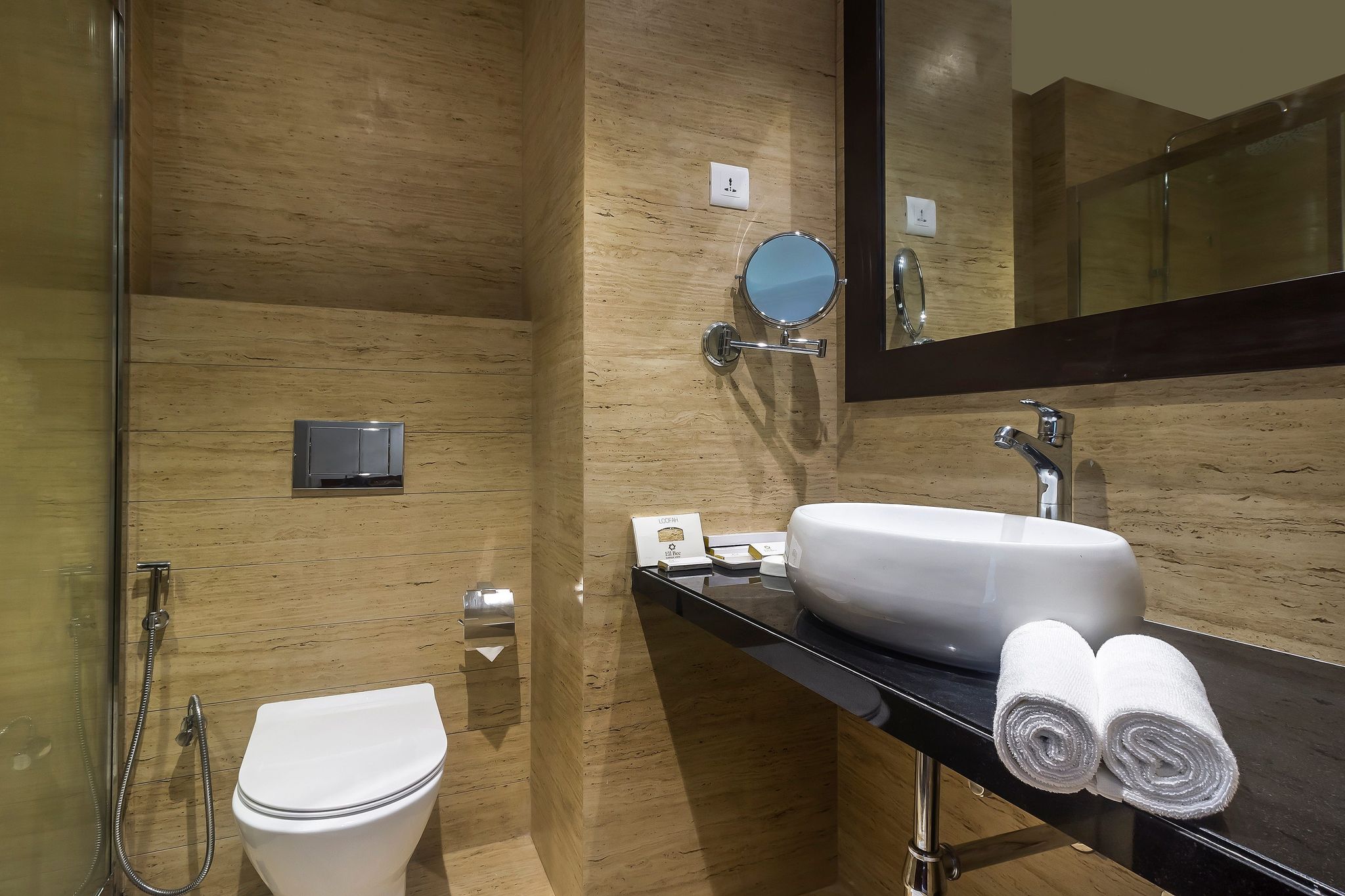 Premier Suite with 2 Queen Beds (Mountain View)