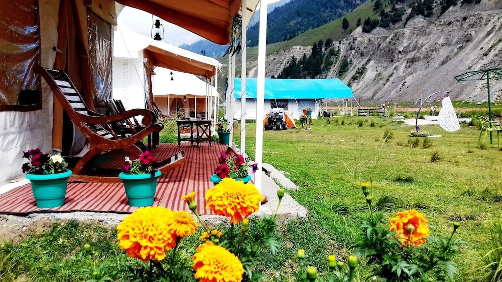 undefined Sheen Woods Resort 5