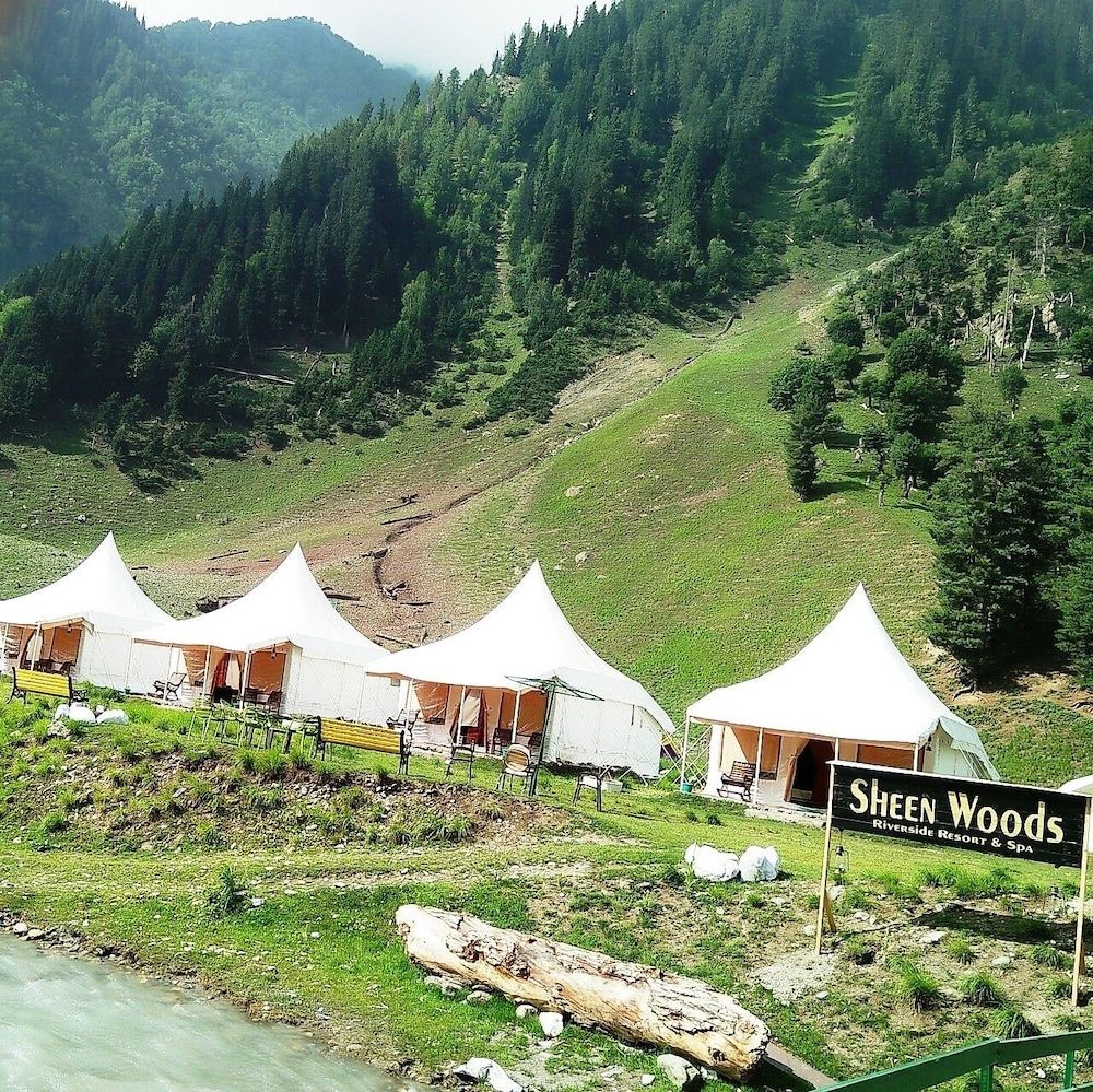 undefined Sheen Woods Resort 2