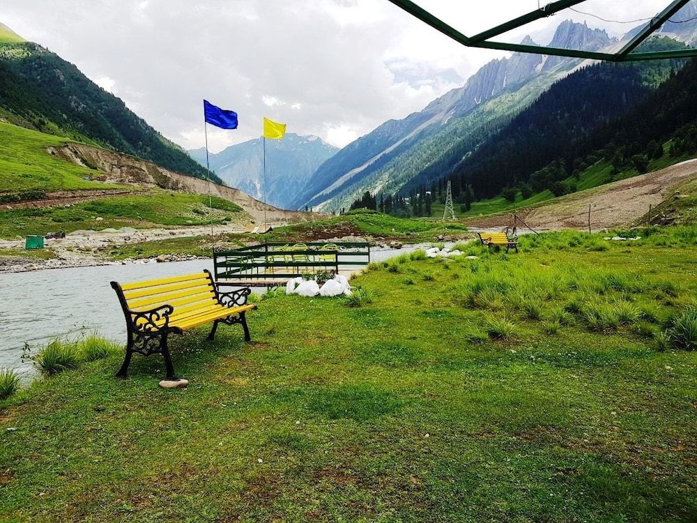 undefined Sheen Woods Resort 6