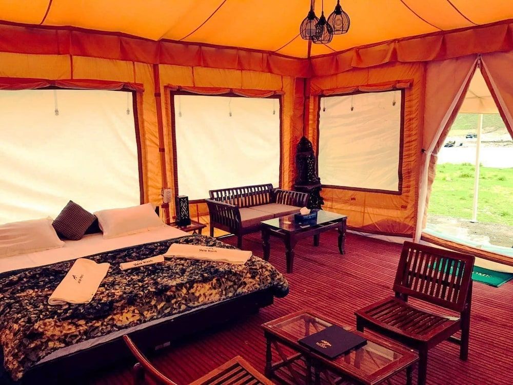 undefined Sheen Woods Resort 9