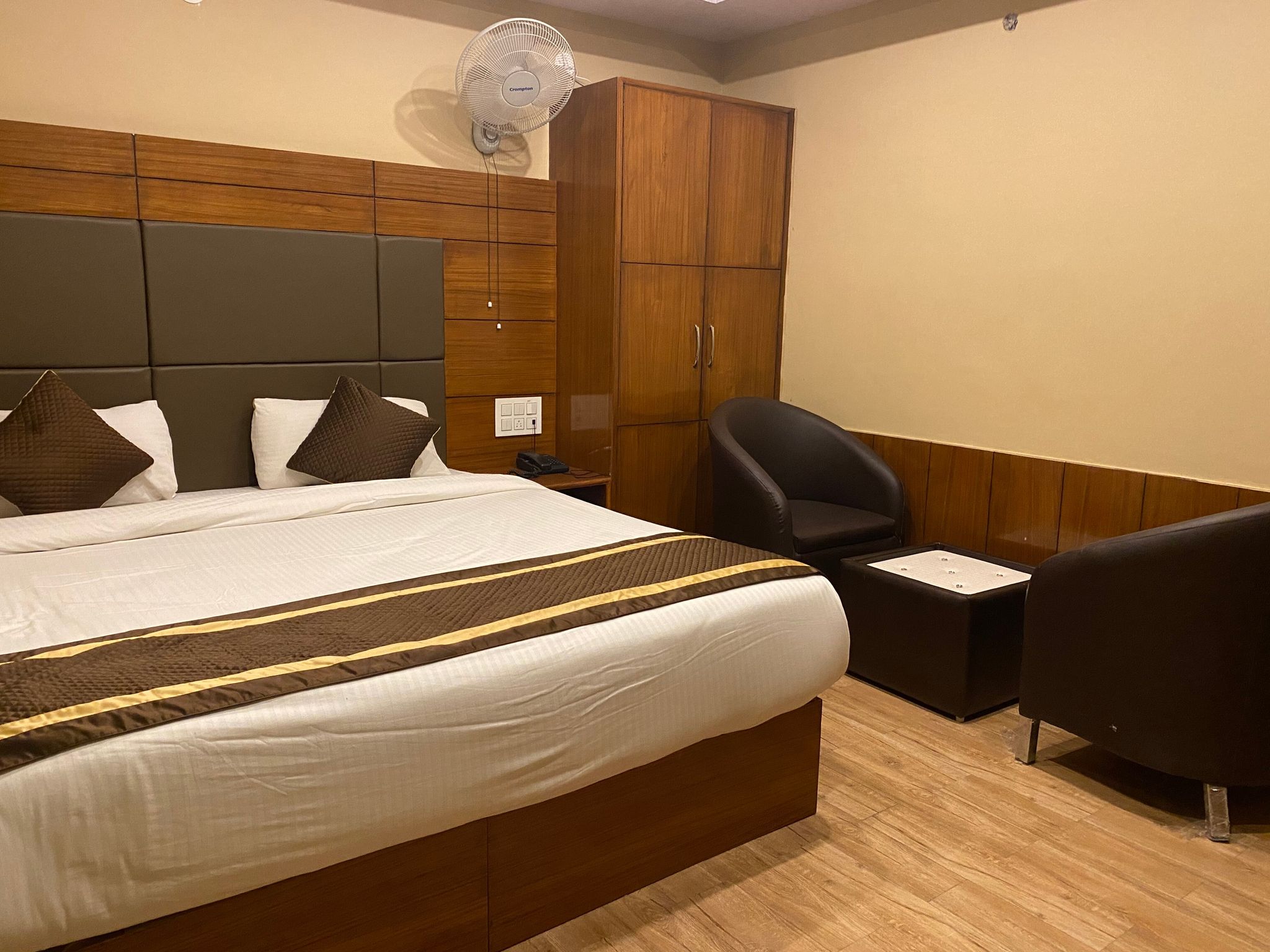 Family room (non view)