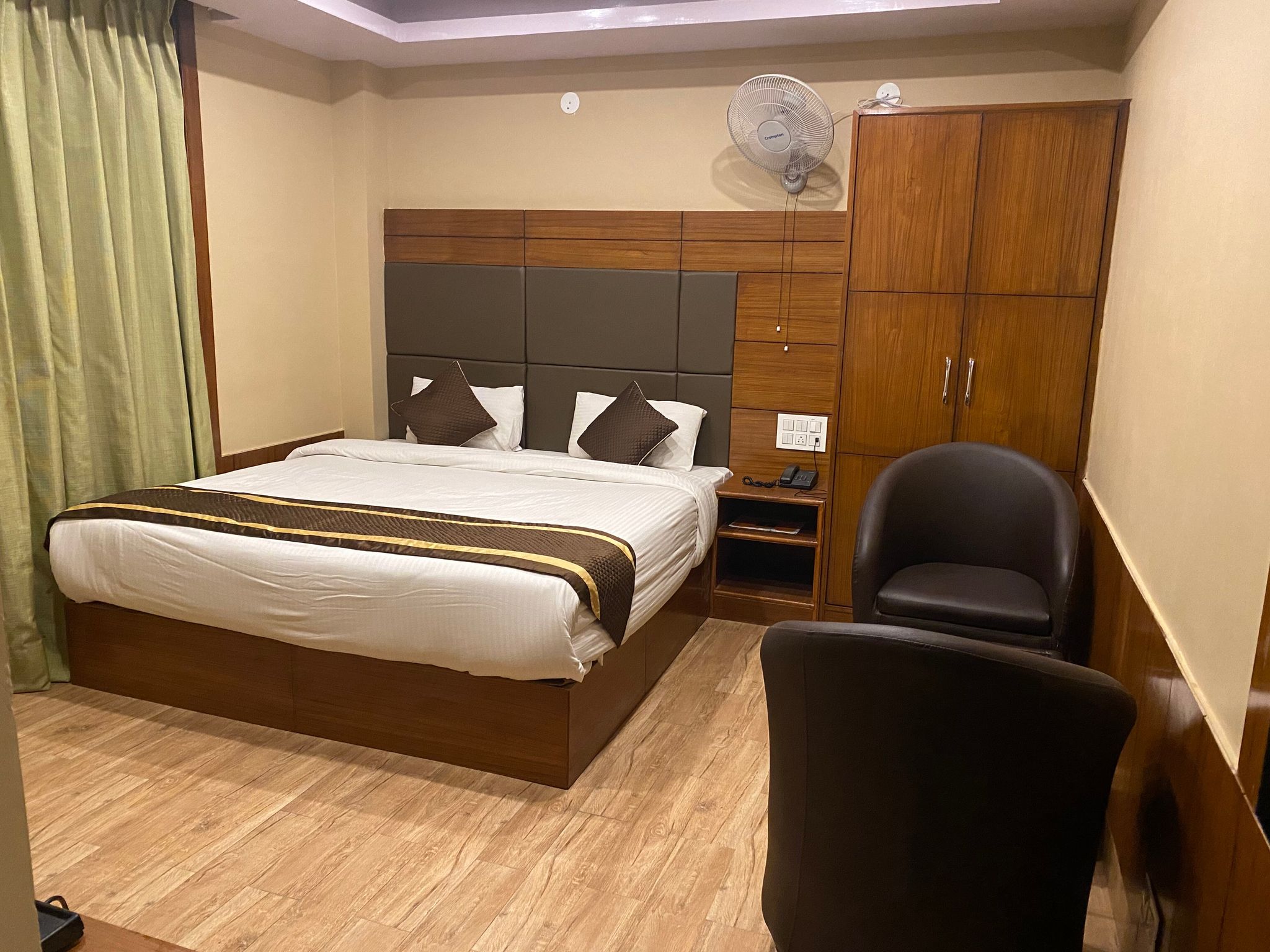 Family room (non view)