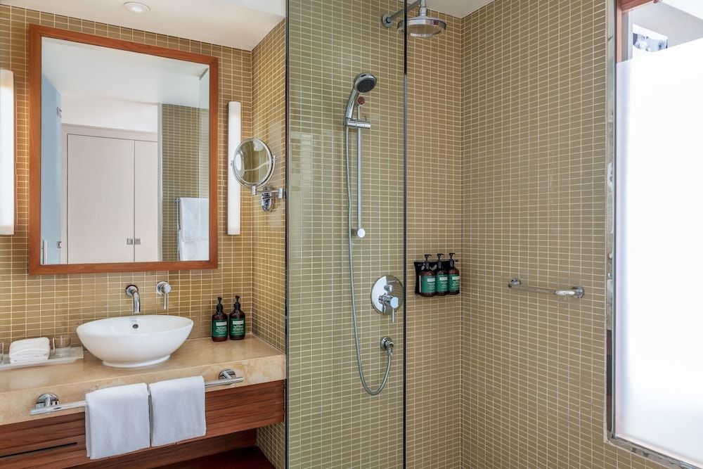 undefined Yas Plaza Marina 6