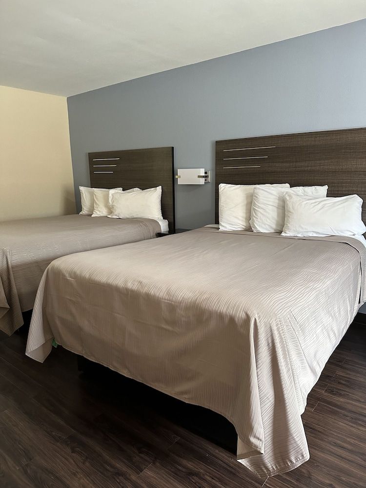 Express Inn & Suites Standard Double Non-Smoking 12