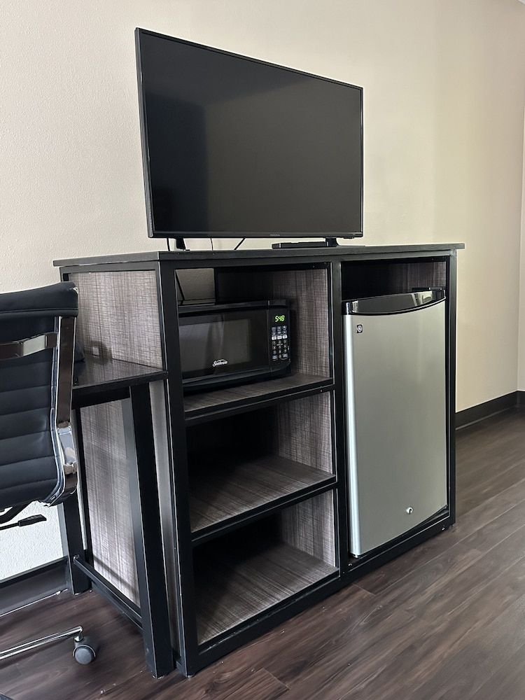 Express Inn & Suites Standard Double Non-Smoking 10