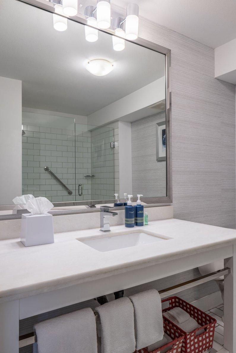 Larger Guest room, 1 King
