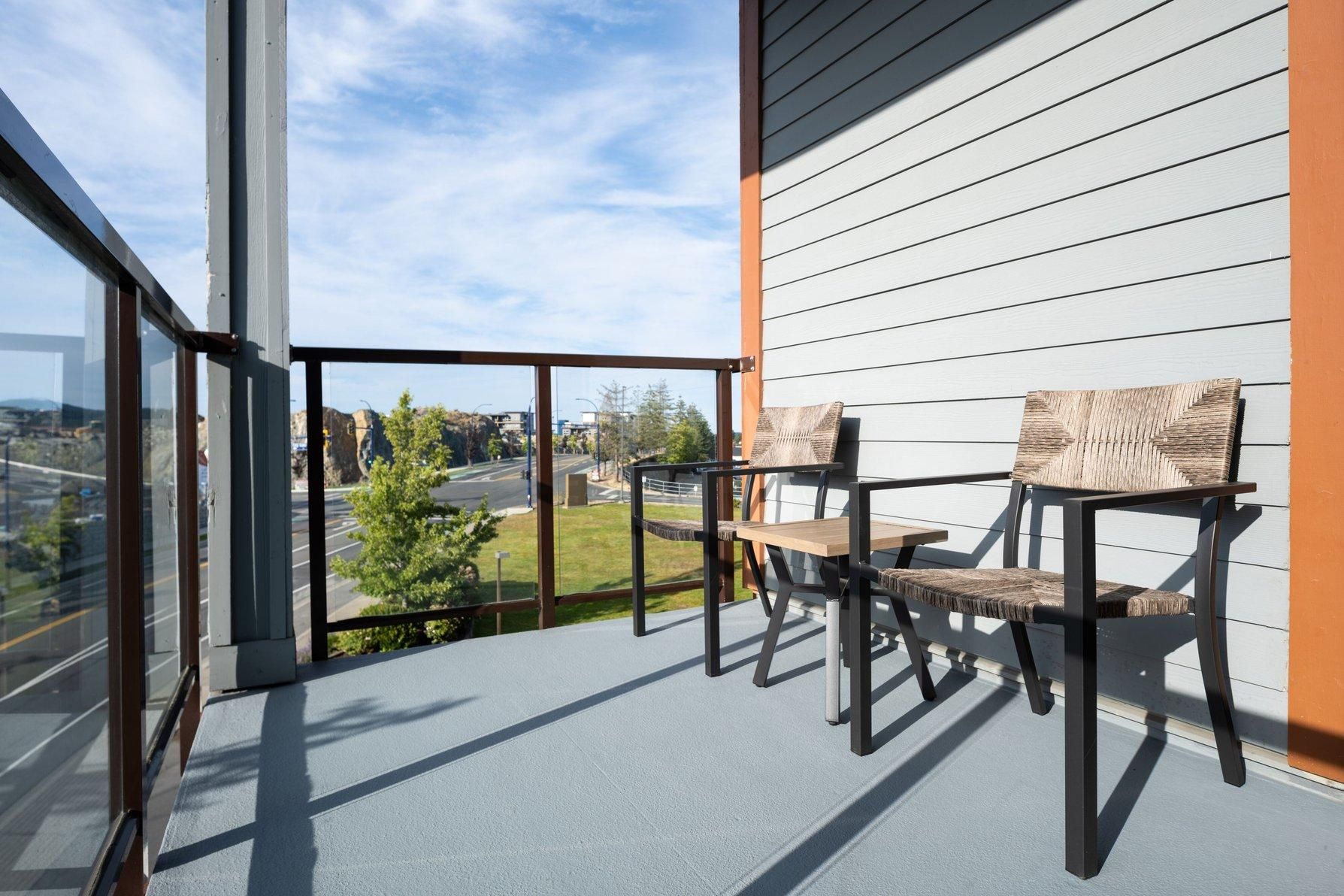 Suite, 1 King, Corner room, Balcony