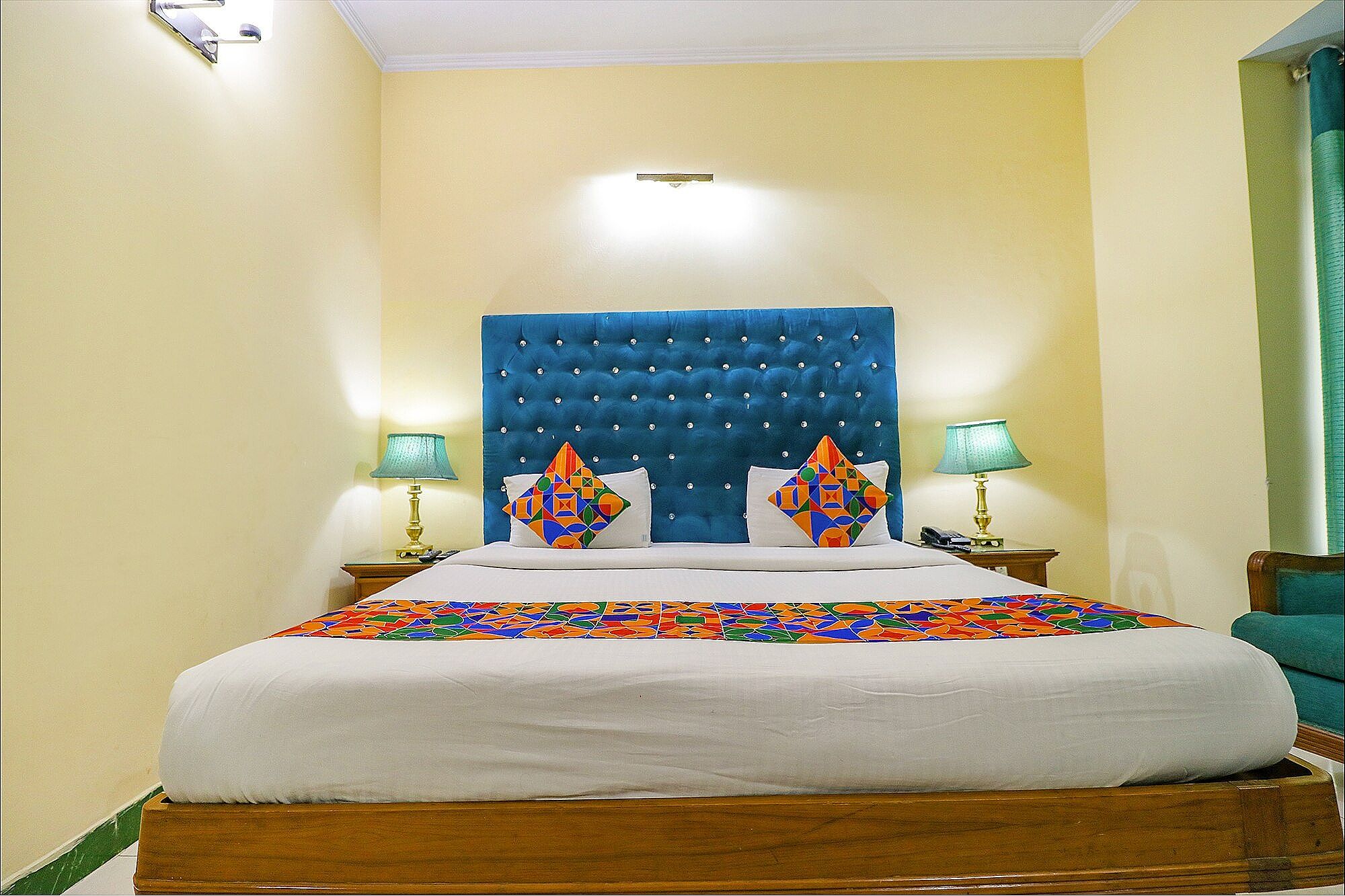 Hotel Conclave Executive Deluxe Room 13