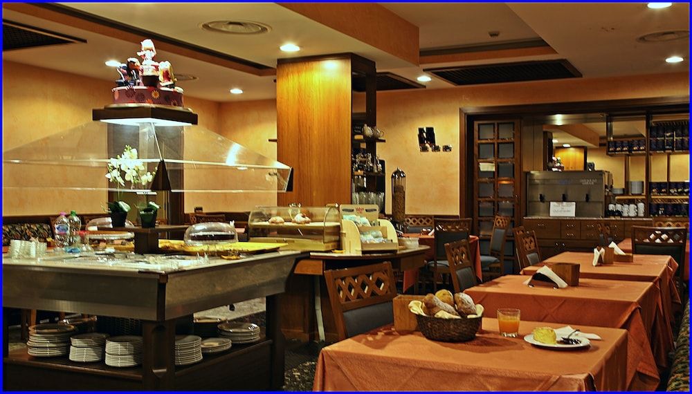 undefined Hotel Meeting 8