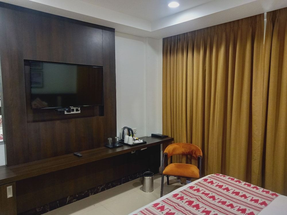 Ramada Encore By Wyndham Statue of Unity Superior Garden View Non Smoking 6