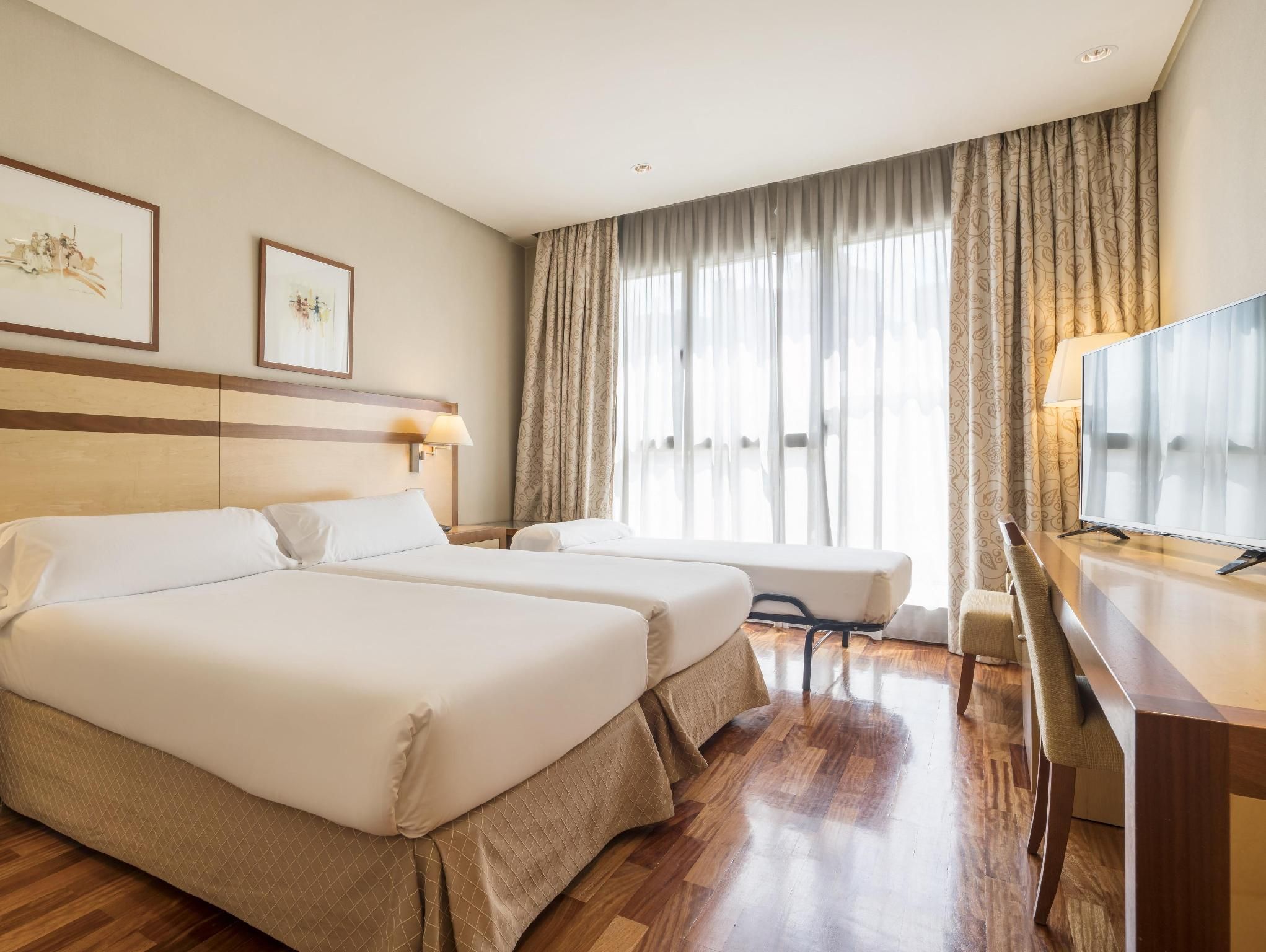 Triple (2 Adults + 1 Child)