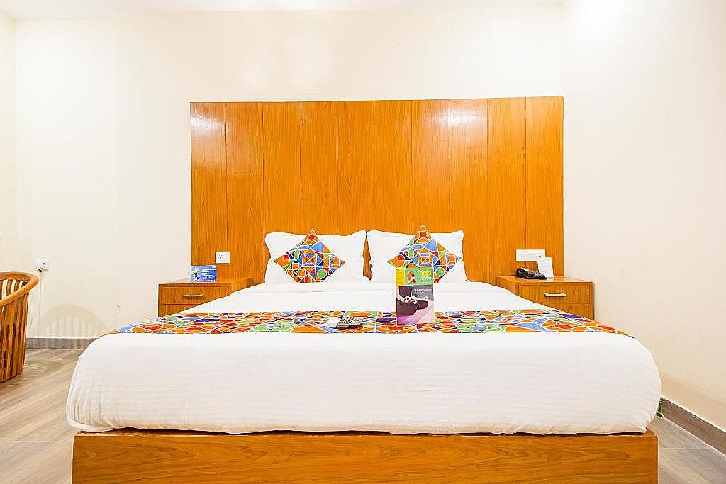  FabHotel Aries Deluxe Double Room 15