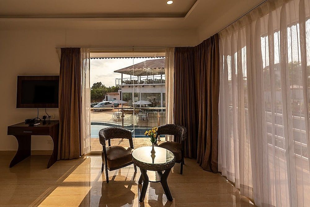 Belle Velle Resort Deluxe Room, City View 3