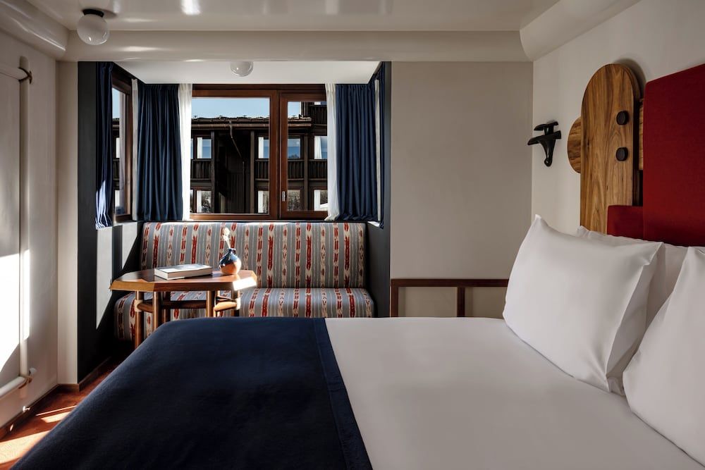 Room (Val d'Isère)