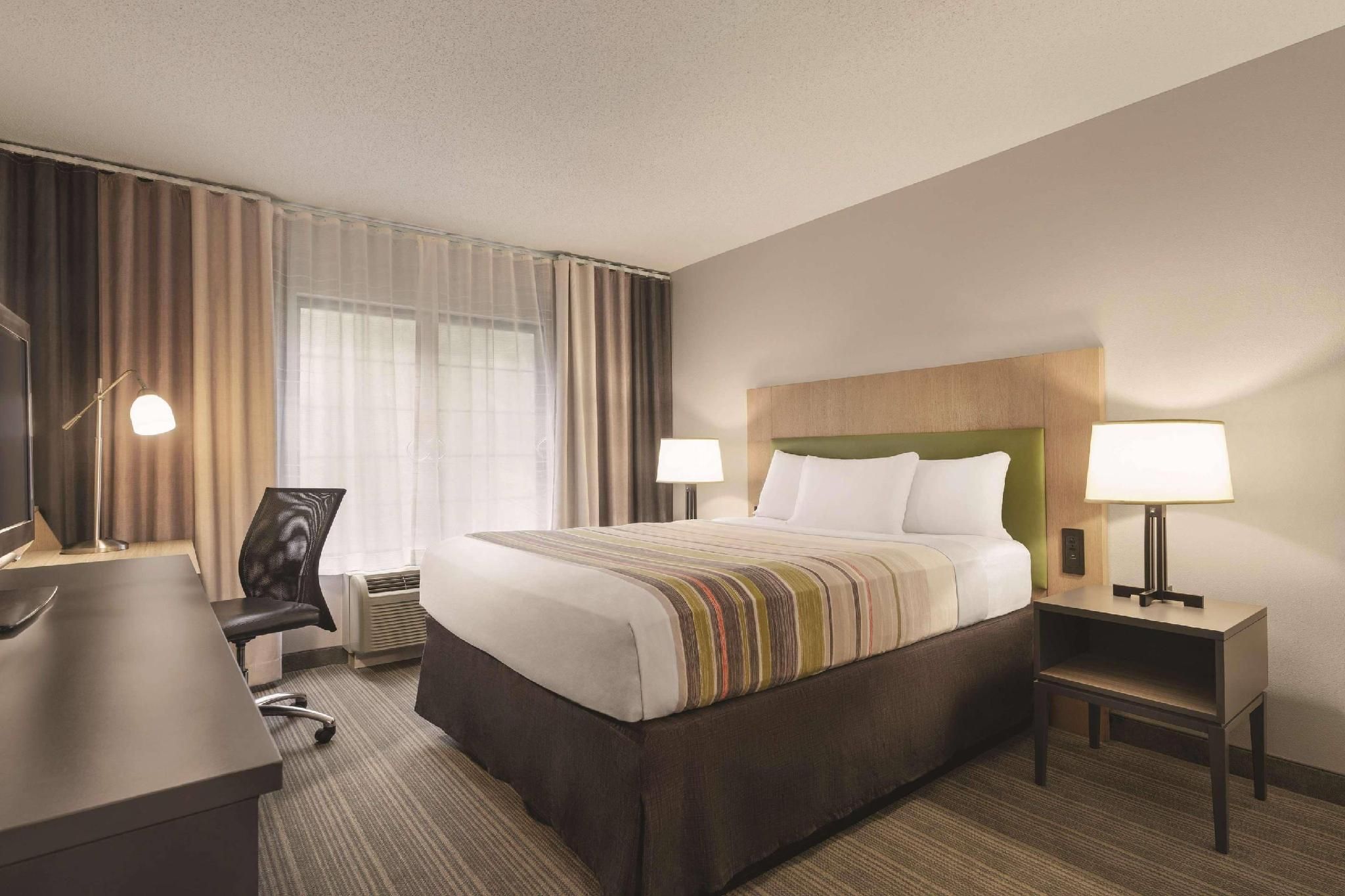 1 Queen Bed, Nonsmoking