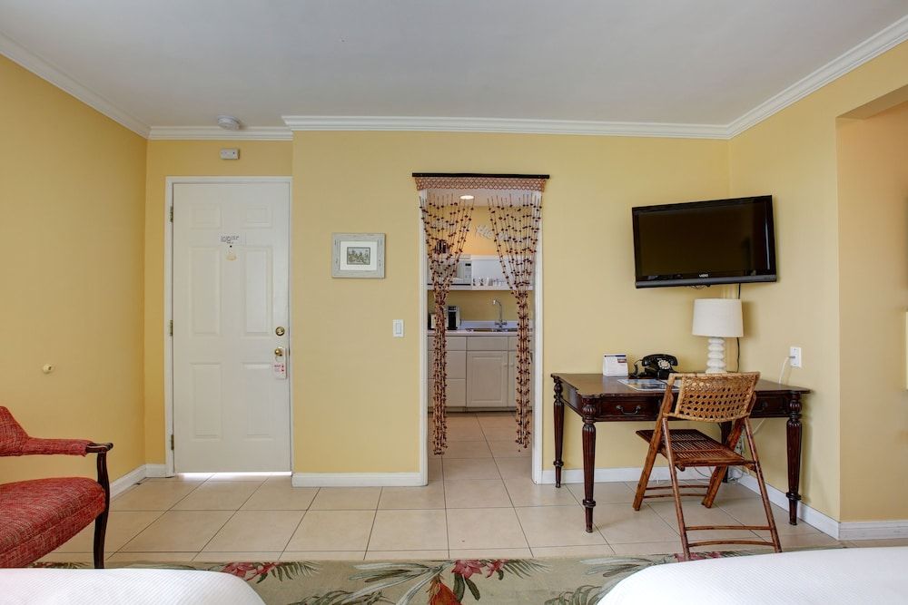 The Tides Laguna Beach Room, Kitchenette 2