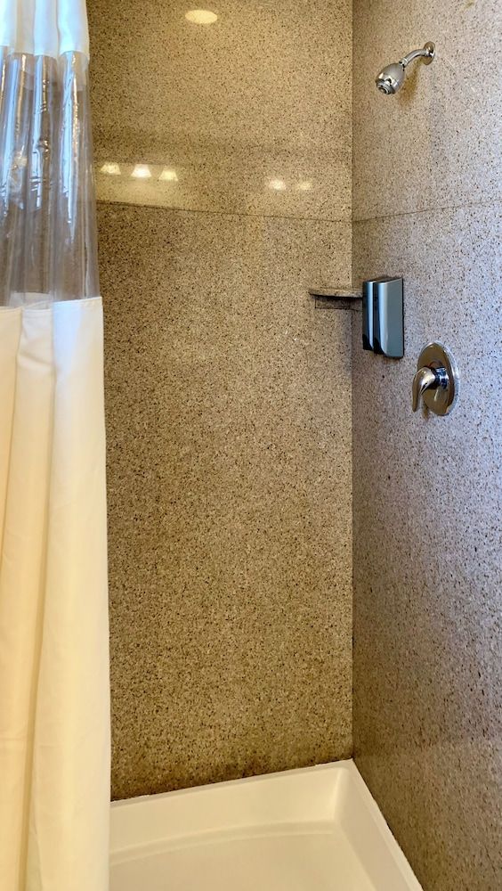 Avalon Inn Downtown Morro Bay Standard Room, 2 Queen Beds 3