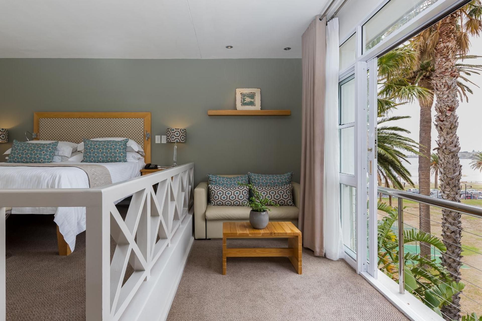 Sea and Mountain Room