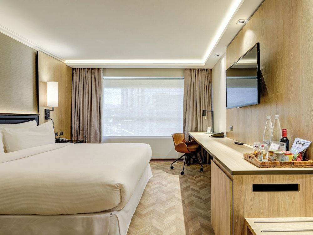 Standard Room, 1 King Bed