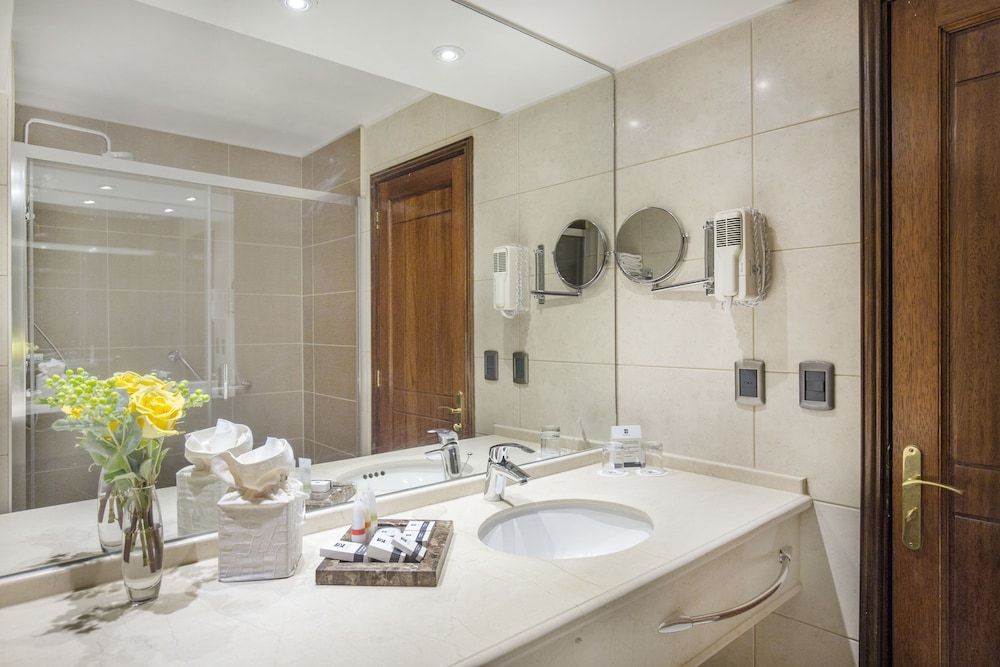 undefined Hotel Plaza El Bosque Ebro 10