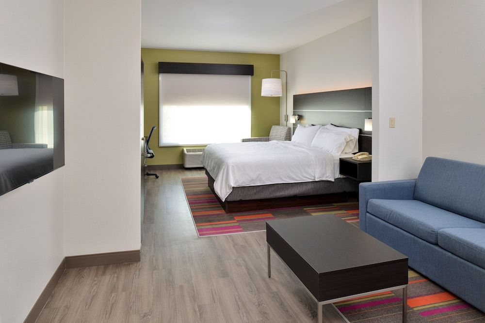Suite, 1 King Bed, Mobility Accessible (Communications, Mobil, Accessible Tub)