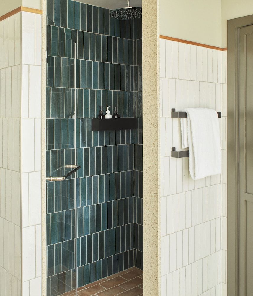 The Hoxton Poblenou Roomy 6