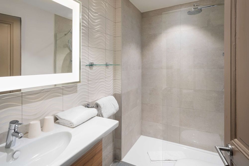 Campanile Annecy Centre - Gare Standard Room, 1 Double Bed 7