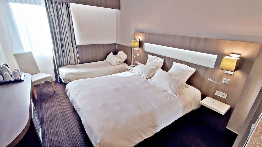Best Western Marseille Aeroport Standard Room, Multiple Beds, Non Smoking 8