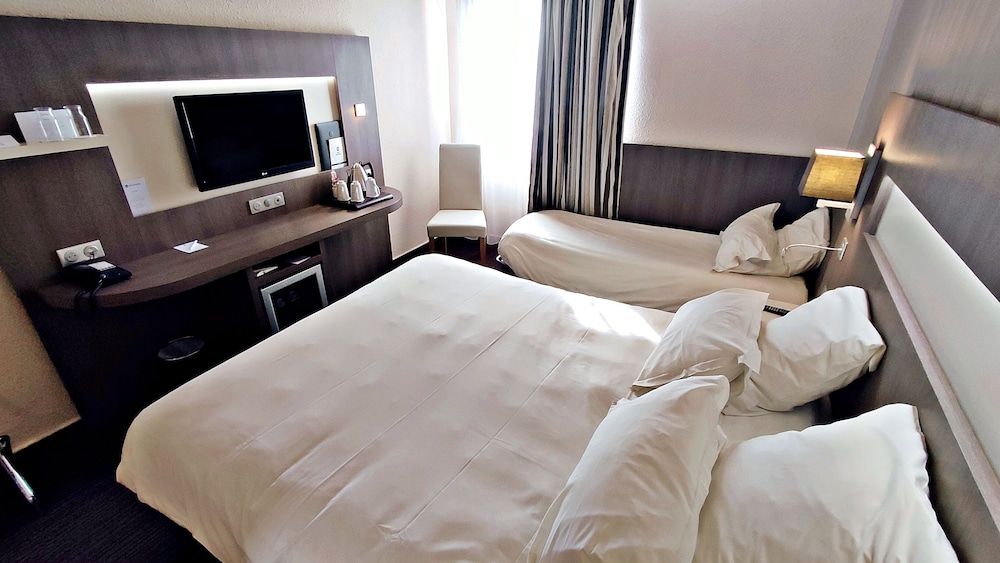 Best Western Marseille Aeroport Standard Room, Multiple Beds, Non Smoking 7