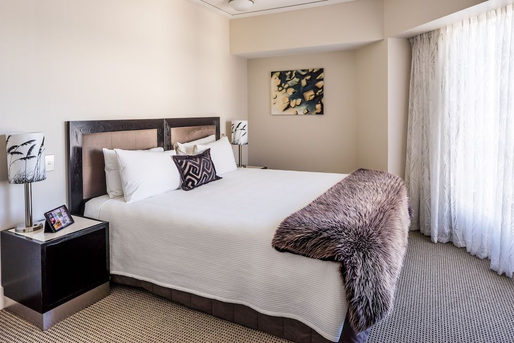 Bolton Hotel Suite, 1 Bedroom 7