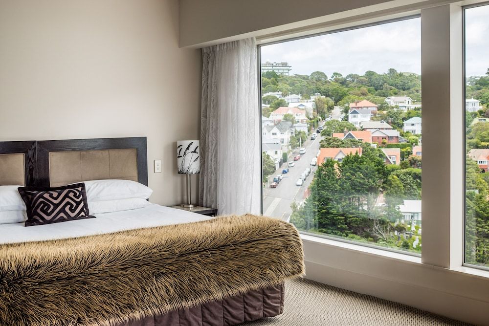 Bolton Hotel Premier Studio, 1 King Bed 8