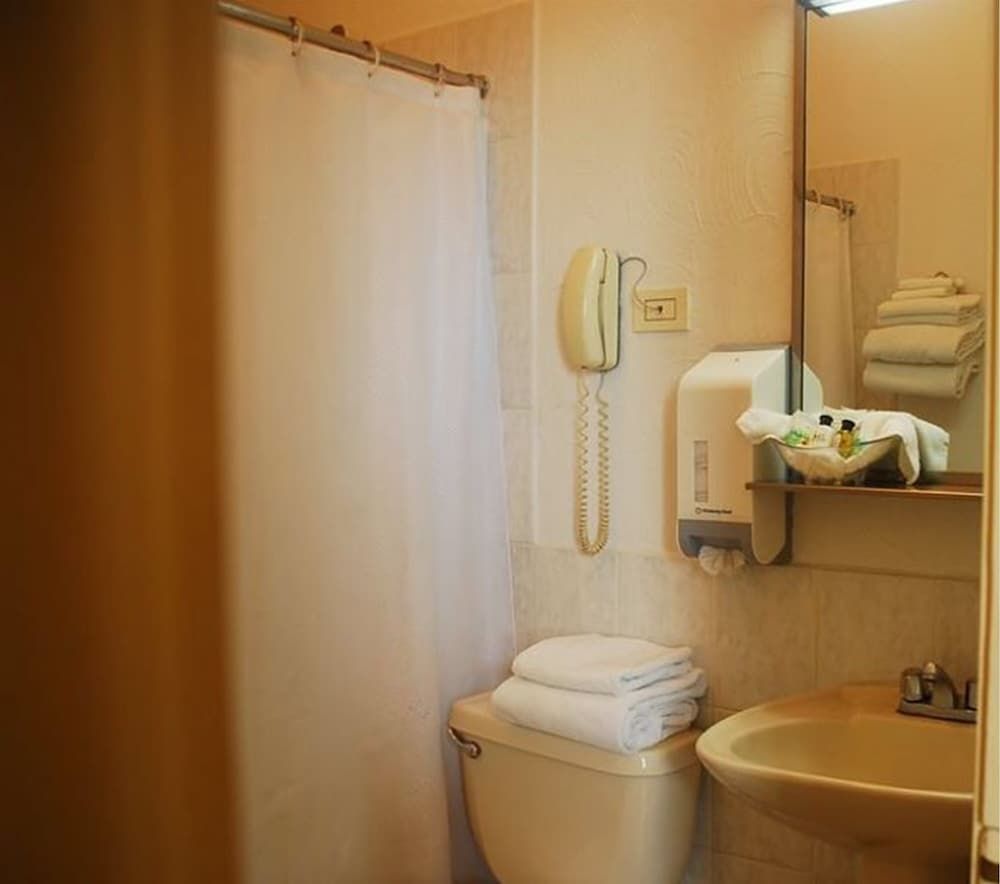 Peten Esplendido Hotel and Conference Center Deluxe Double Room Single Use, 1 Bedroom 4