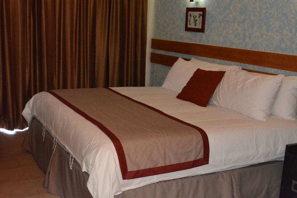 Peten Esplendido Hotel and Conference Center Deluxe Double Room Single Use, 1 Bedroom