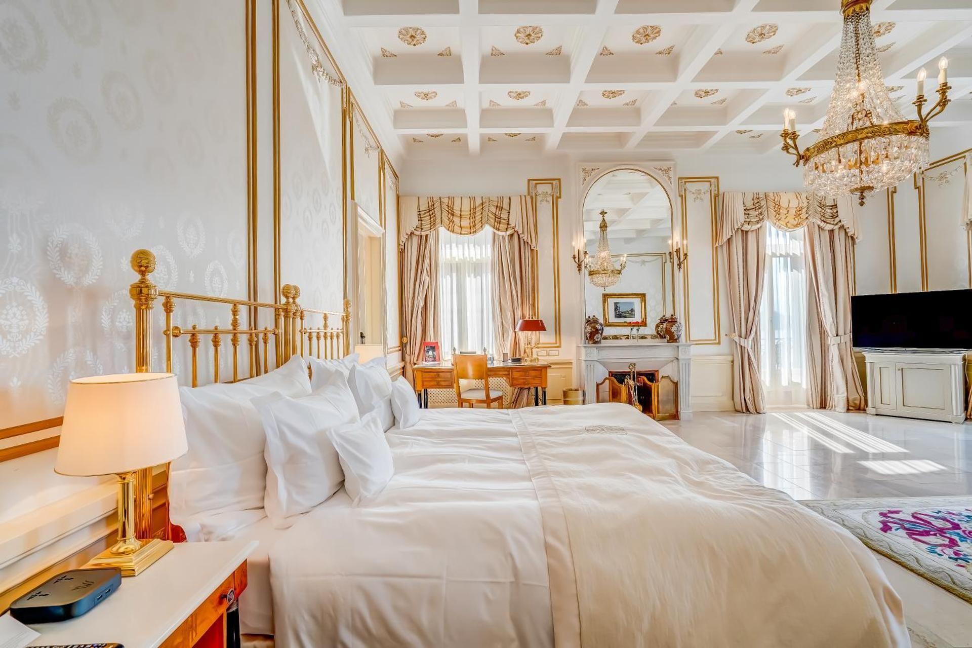 undefined Grand Hotel National 10