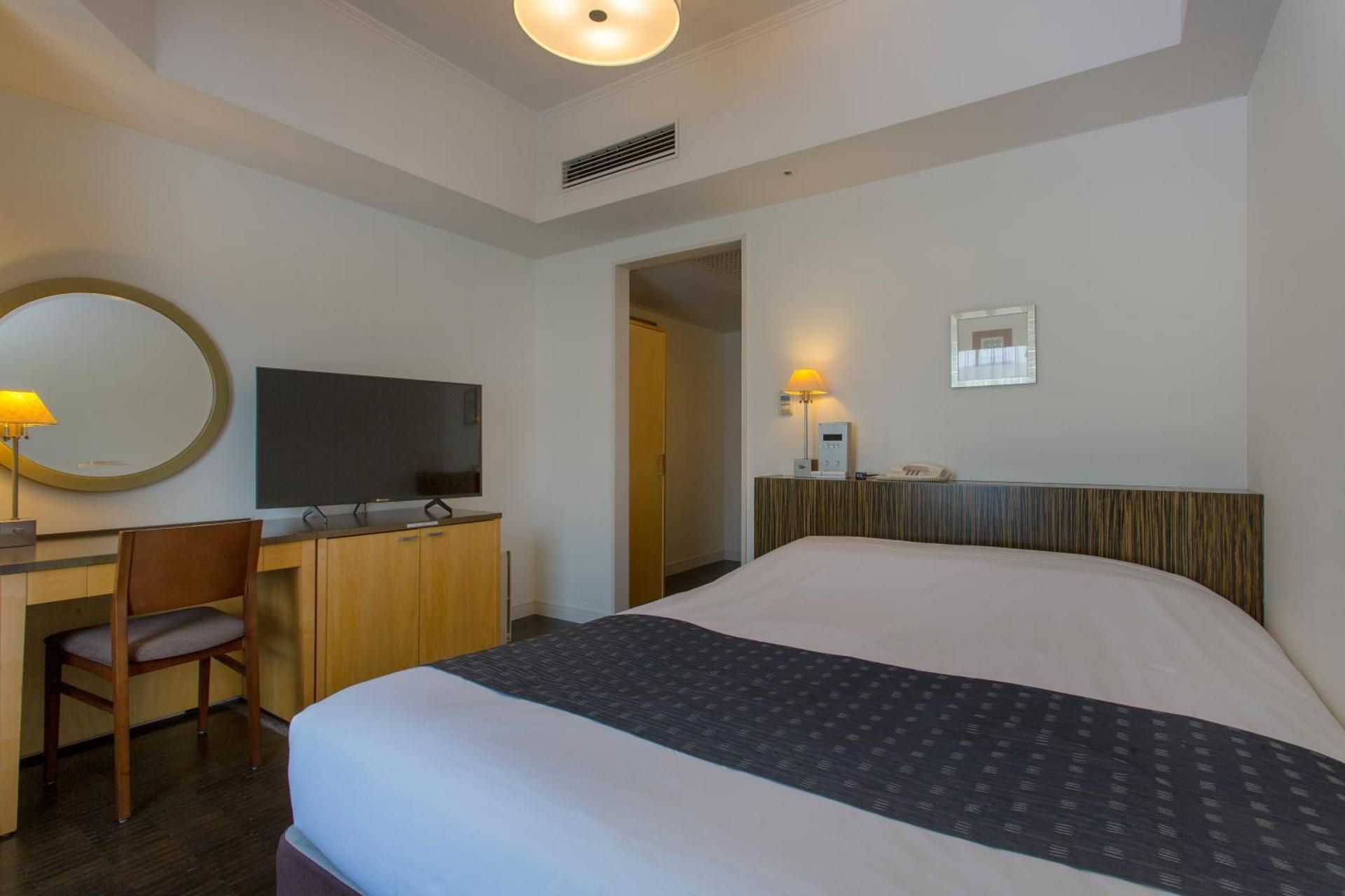 Queen Double Non-Smoking