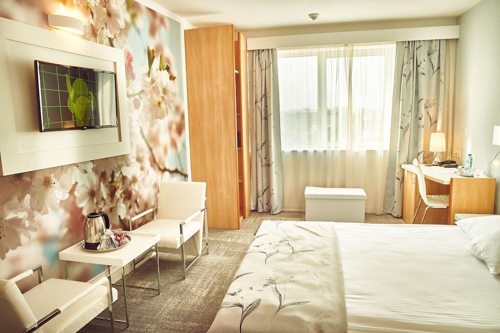 Continental Forum Bucuresti Palatul Parlamentului Standard Double Room 3