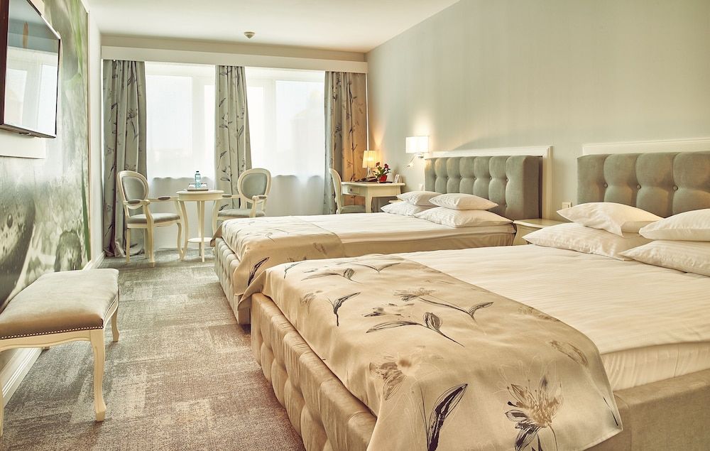 Deluxe Family PLUS Room , Palace of Parliament view