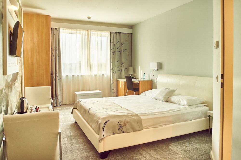 Continental Forum Bucuresti Palatul Parlamentului Standard Double Room 2