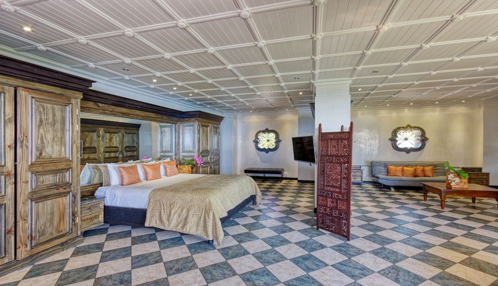 El Barco Suite